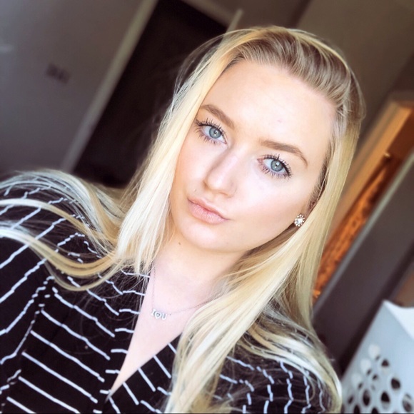 Meet your Posher, Selena - Picture 5 of 8